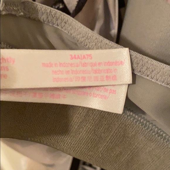 Bras - Picture 2 of 2